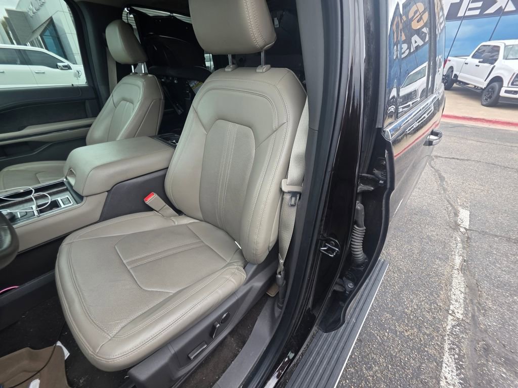 Used 2021 Ford Expedition Limited image 4