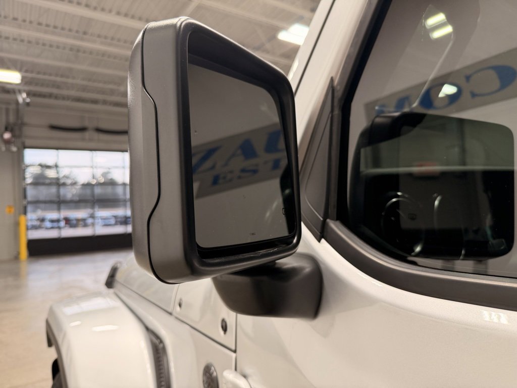 Used 2023 Jeep Wrangler Unlimited Sahara image 18