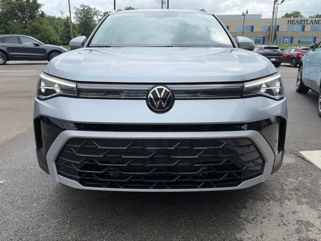 Used 2025 Volkswagen Taos SEL AWD/4WD image 6