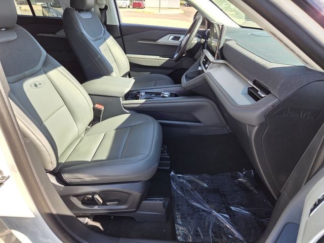 New 2026 Ford Explorer Active w/ Active Comfort Package RWD image 39