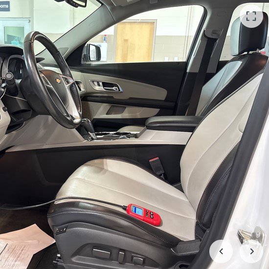 Used 2017 Chevrolet Equinox Premier w/ Enhanced Convenience Package FWD image 3