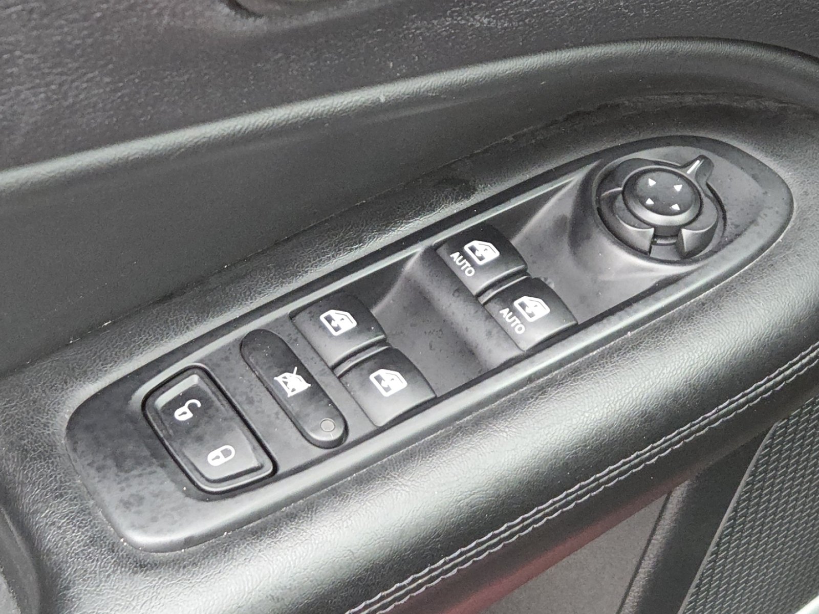 Used 2020 Jeep Compass Latitude AWD/4WD image 30