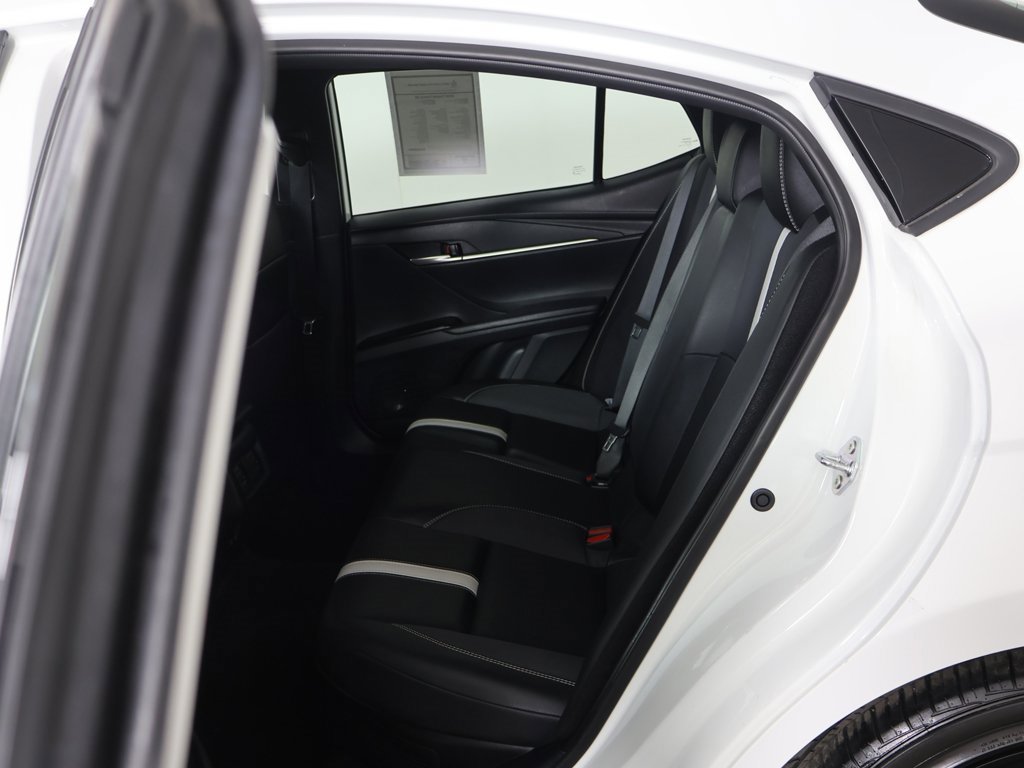 Used 2025 Toyota Camry SE image 28