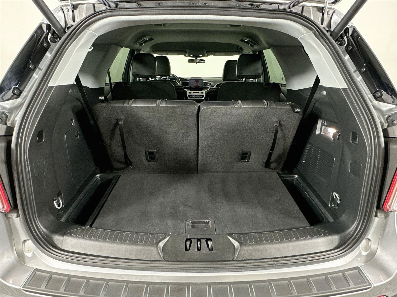 Used 2024 Ford Explorer XLT w/ Equipment Group 202A AWD/4WD image 25