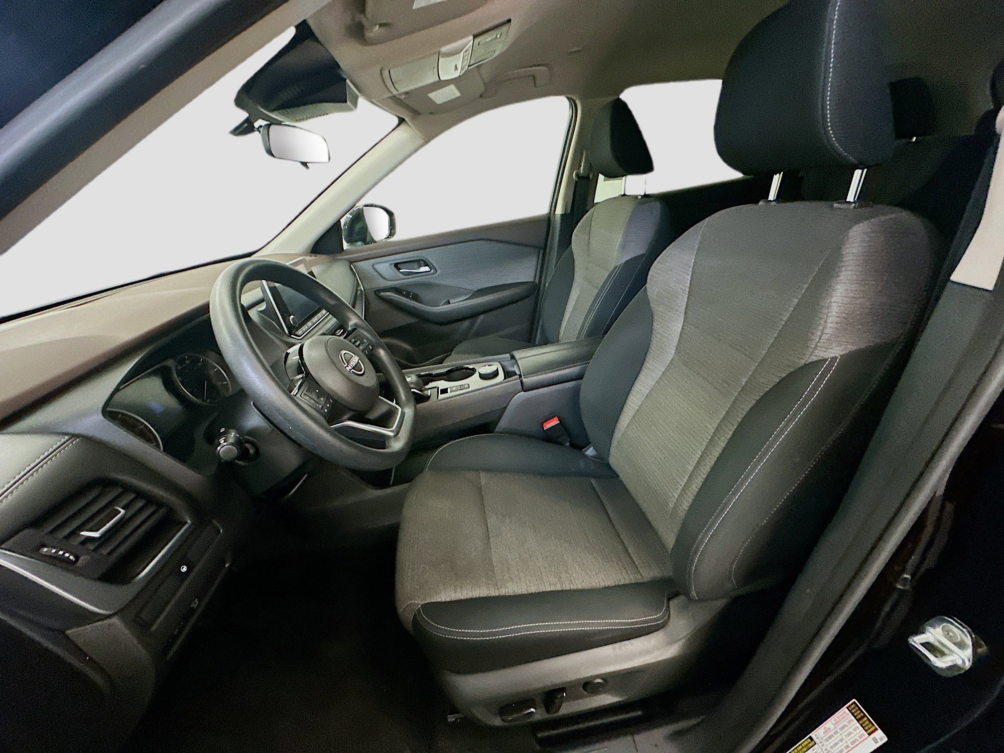 Used 2023 Nissan Rogue SV AWD/4WD image 13