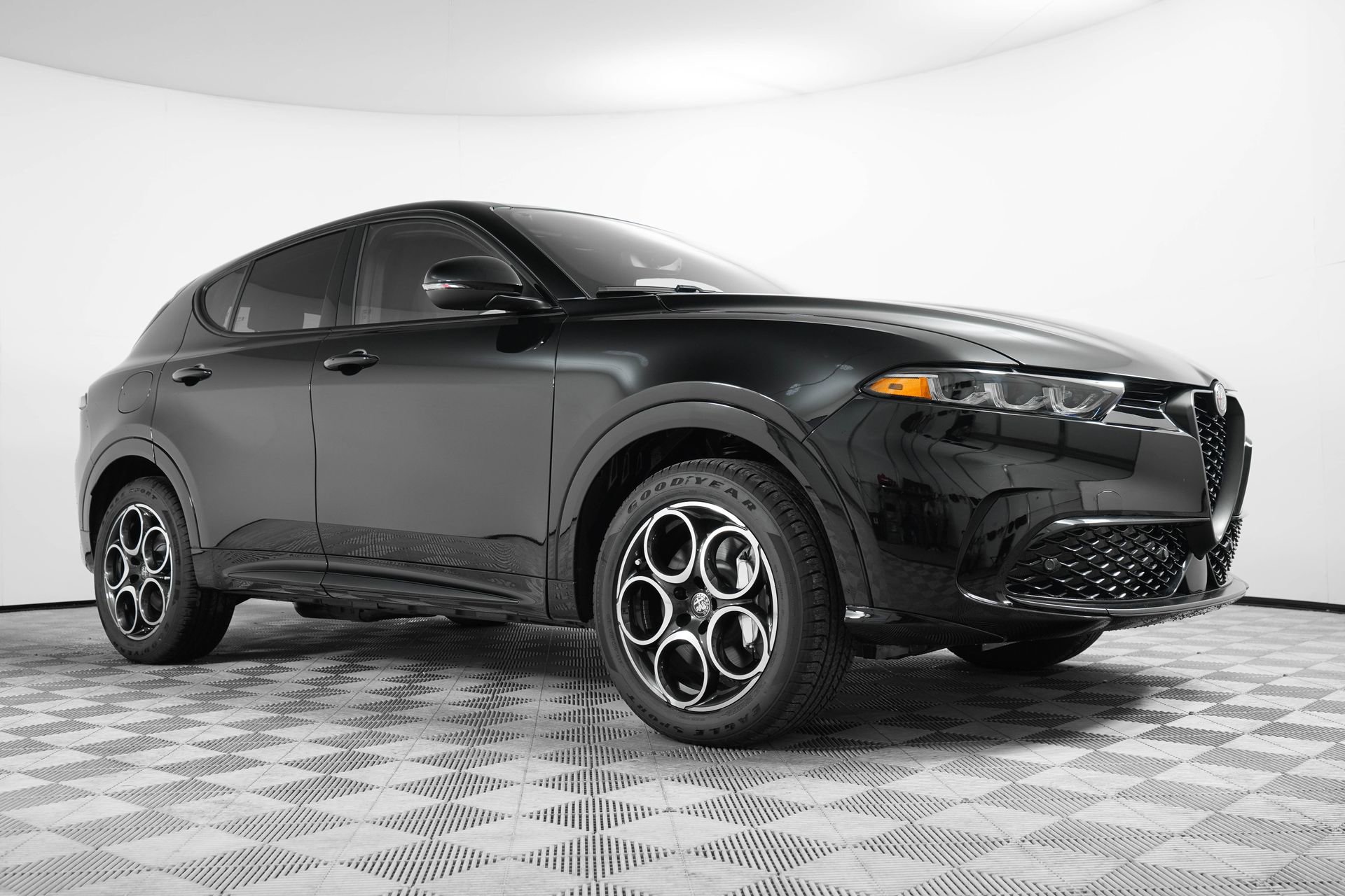 New 2025 Alfa Romeo Tonale w/ Premium Package video 1
