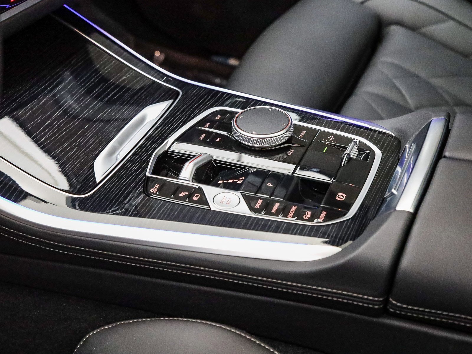 Used 2026 BMW X5 xDrive50e w/ M Sport Package image 24