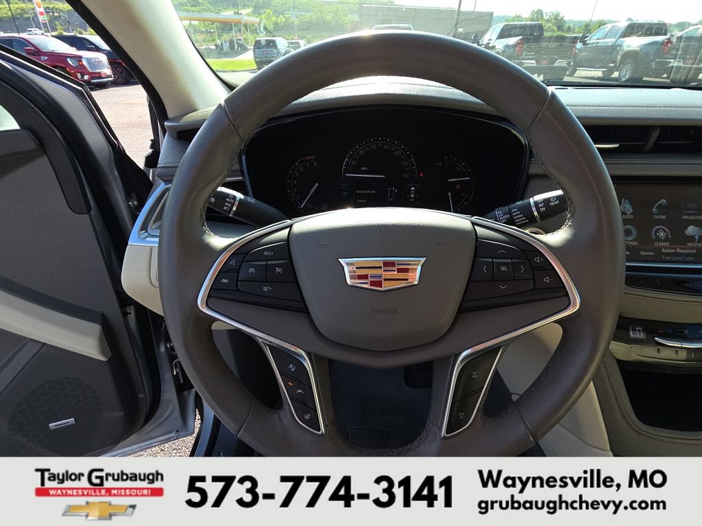 Used 2018 Cadillac XT5 Luxury w/ Driver Awareness Package FWD image 17