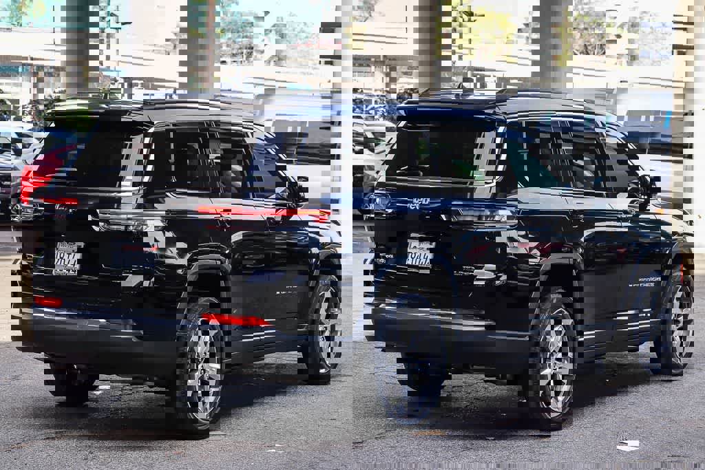 Used 2021 Jeep Grand Cherokee L Limited image 4