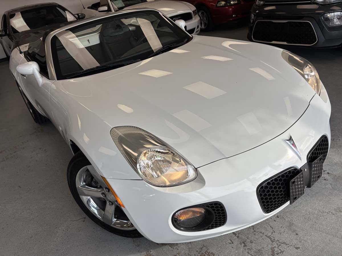 Used 2009 Pontiac Solstice GXP w/ Premium Package image 19