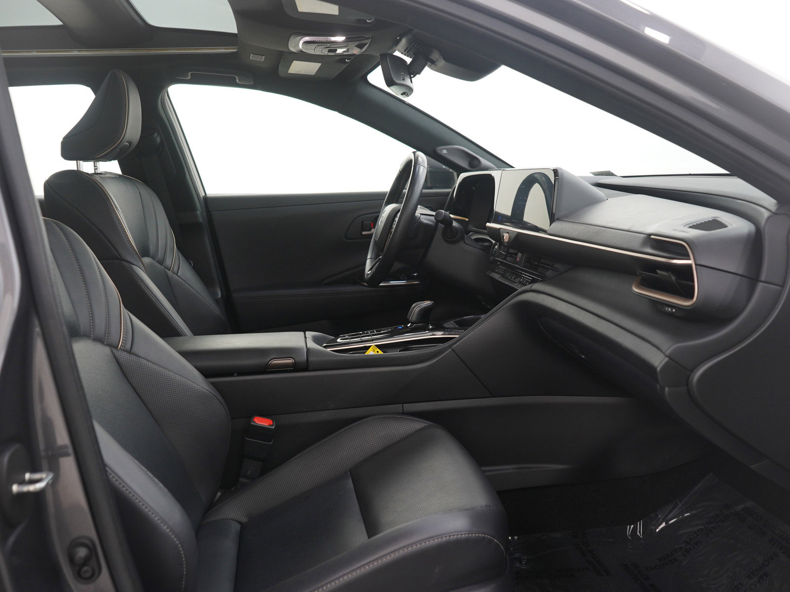 Used 2024 Toyota Crown Limited image 11