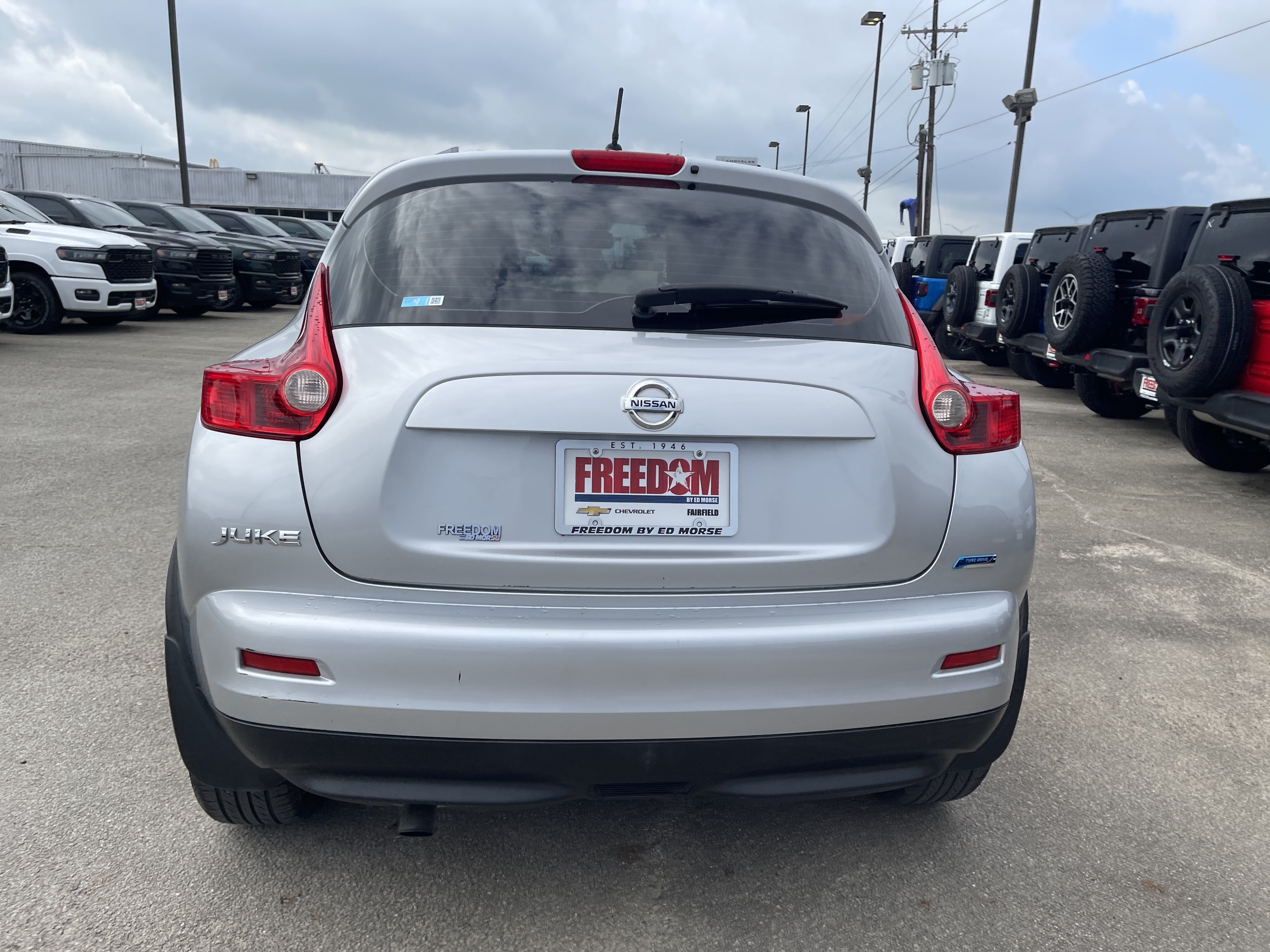 Used 2013 Nissan Juke S FWD image 5