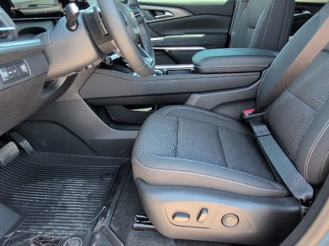 New 2026 Chevrolet Traverse LT w/ Driver Confidence Package image 15