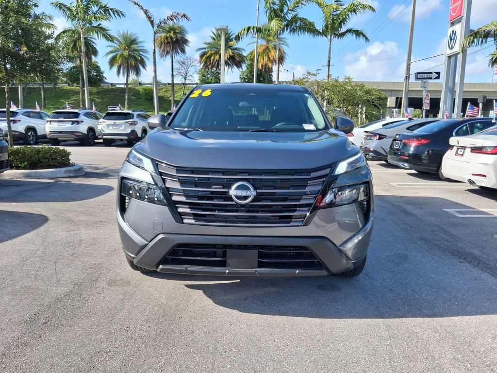 Used 2026 Nissan Rogue SV FWD image 2