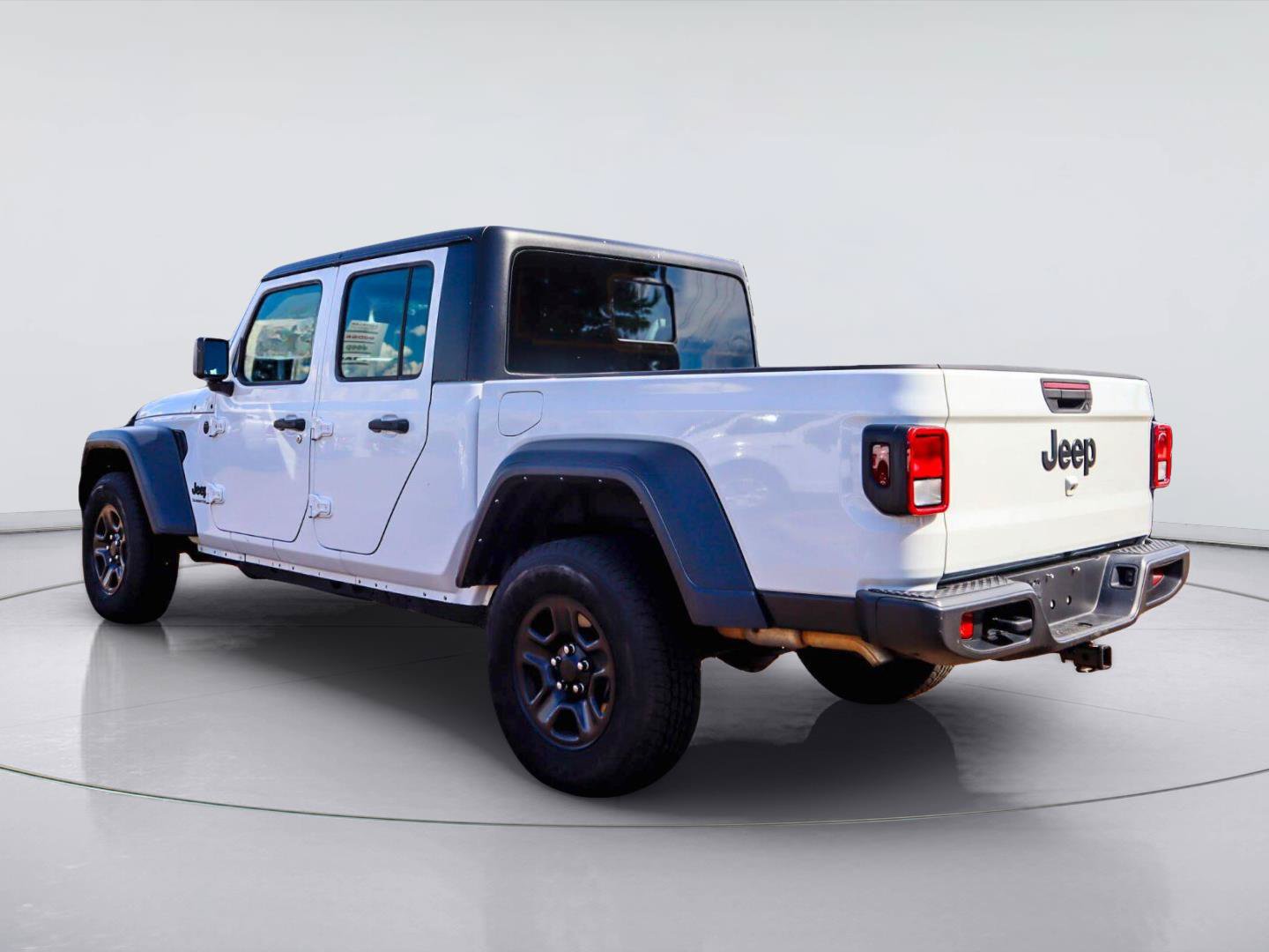 Used 2023 Jeep Gladiator Sport AWD/4WD image 4