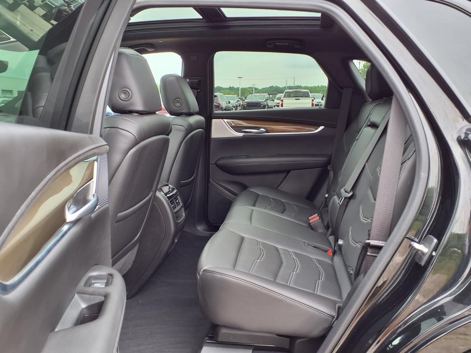 Used 2022 Cadillac XT5 Sportv w/ Platinum Package AWD/4WD image 11
