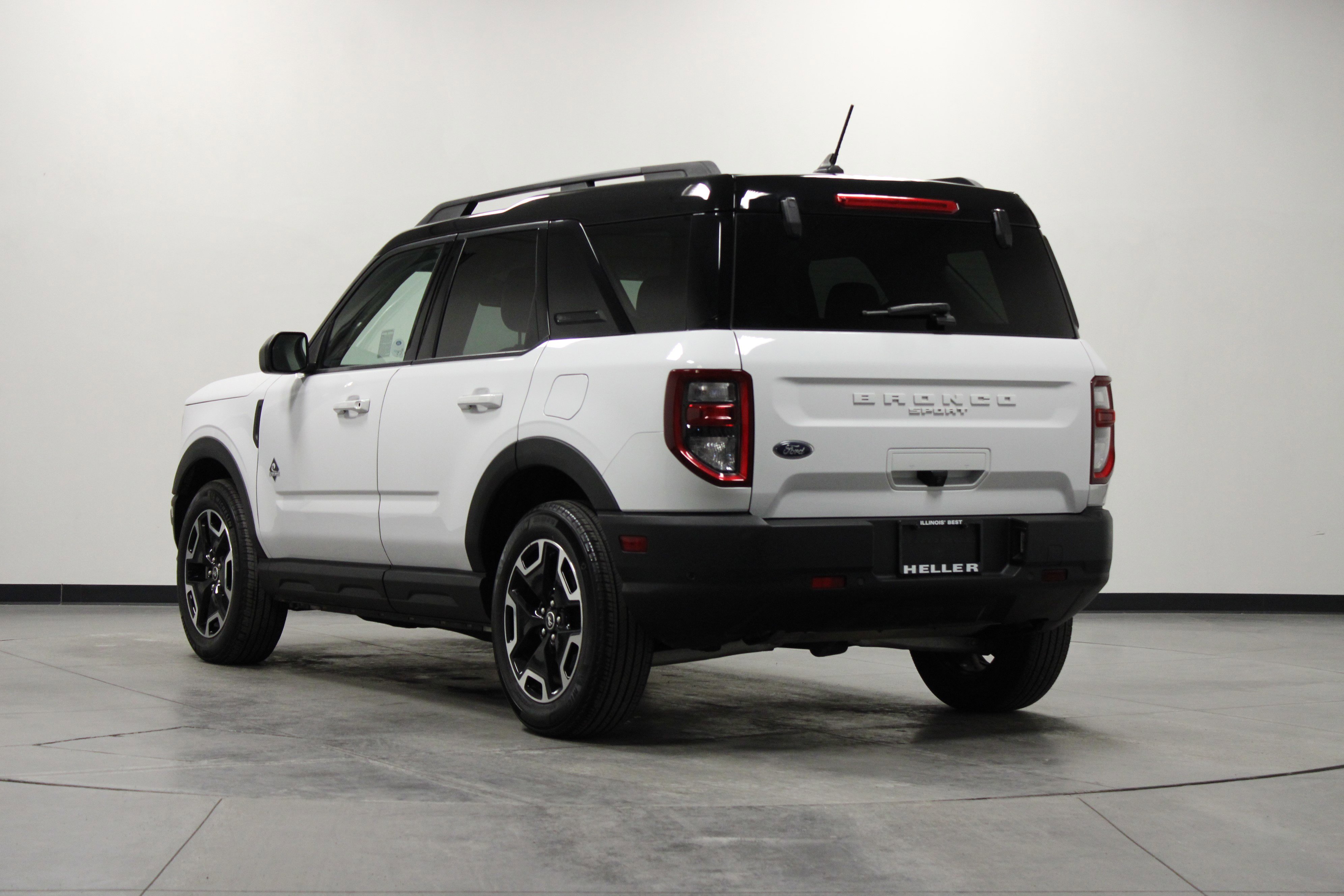 Used 2021 Ford Bronco Sport Outer Banks image 6