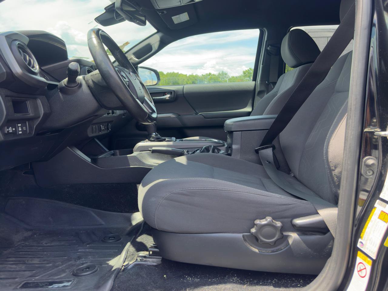 Used 2019 Toyota Tacoma TRD Sport AWD/4WD image 13