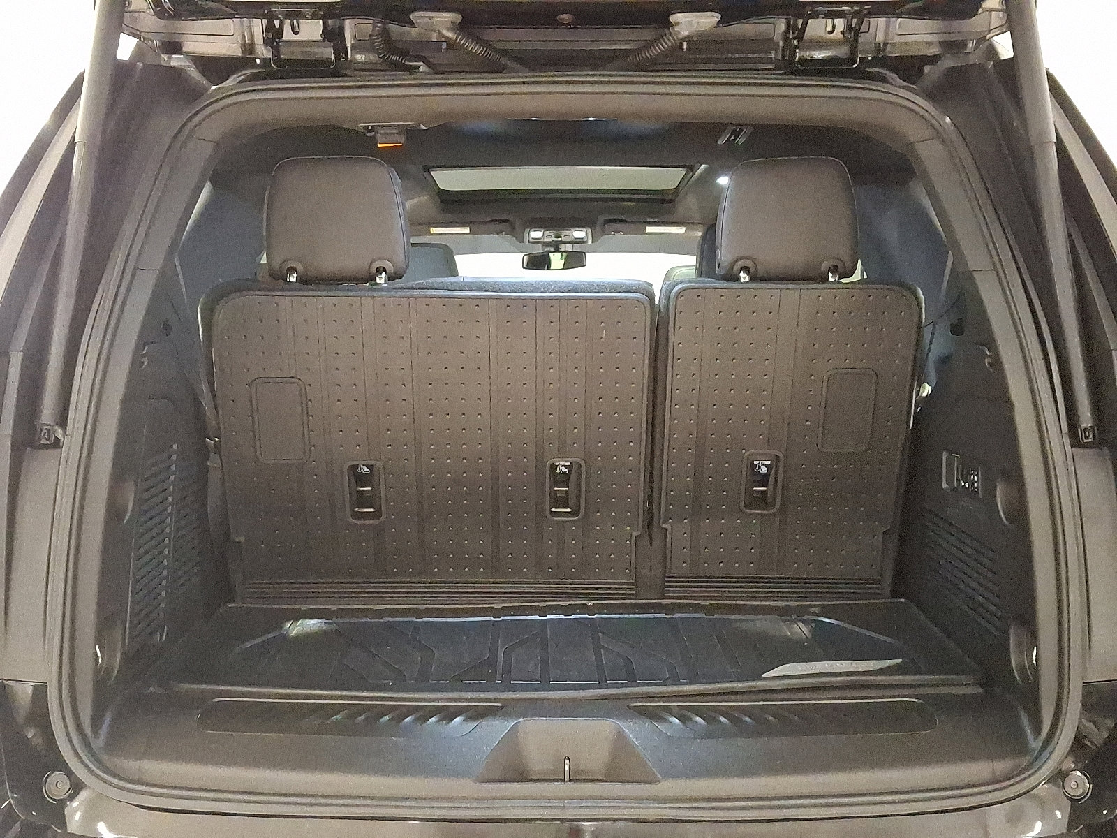 Used 2022 Chevrolet Tahoe LT w/ LT Signature Plus Package image 29