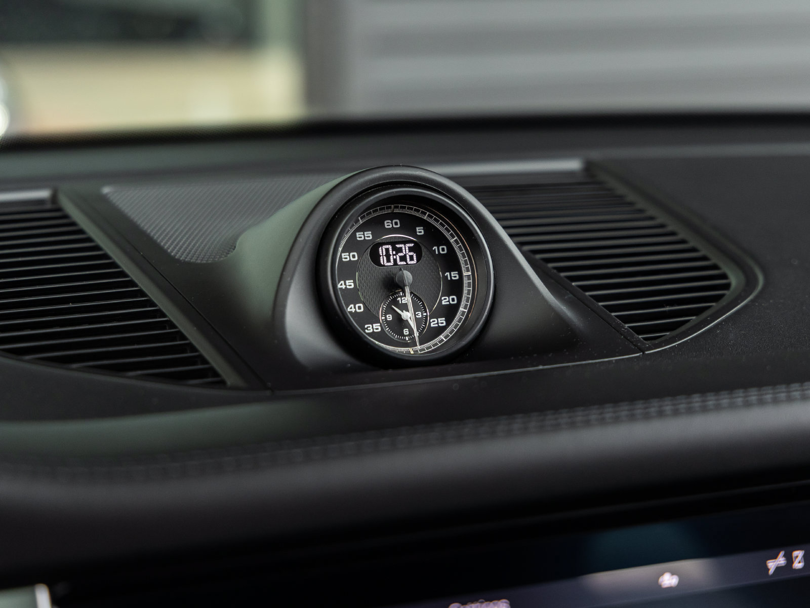 Certified 2022 Porsche Macan S AWD/4WD image 27