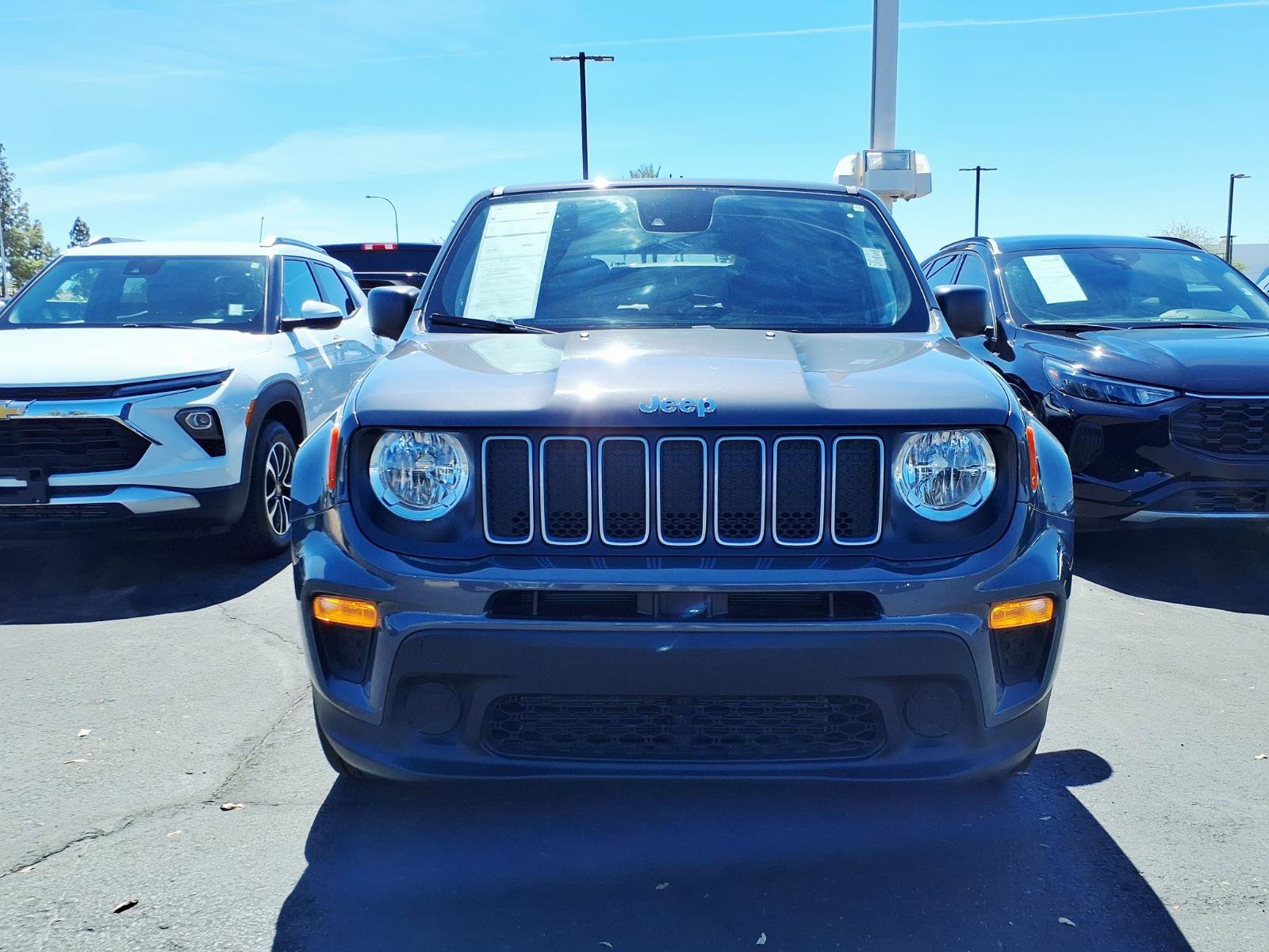 Used 2023 Jeep Renegade Latitude image 2