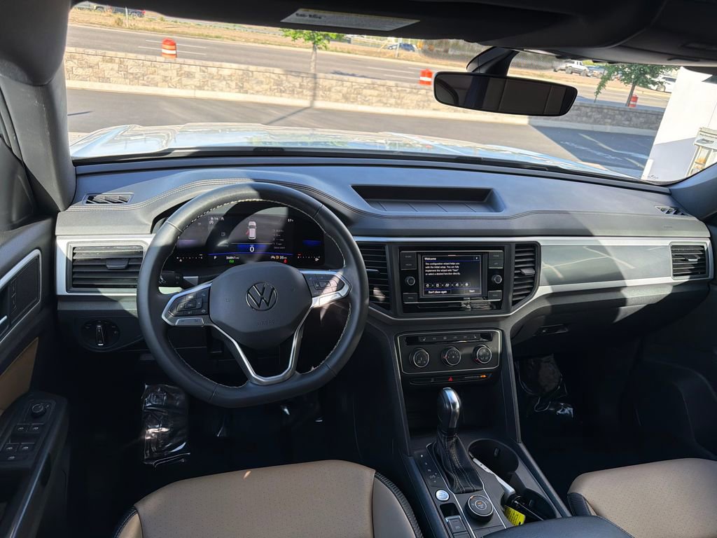 Certified 2022 Volkswagen Atlas Cross Sport SE AWD/4WD image 15