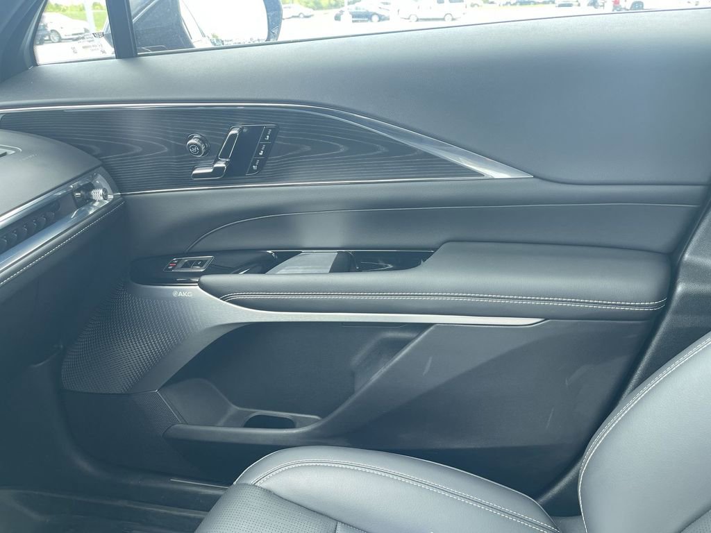 Used 2024 Cadillac Lyriq Luxury w/ LPO, Floor Liner Package AWD/4WD image 21