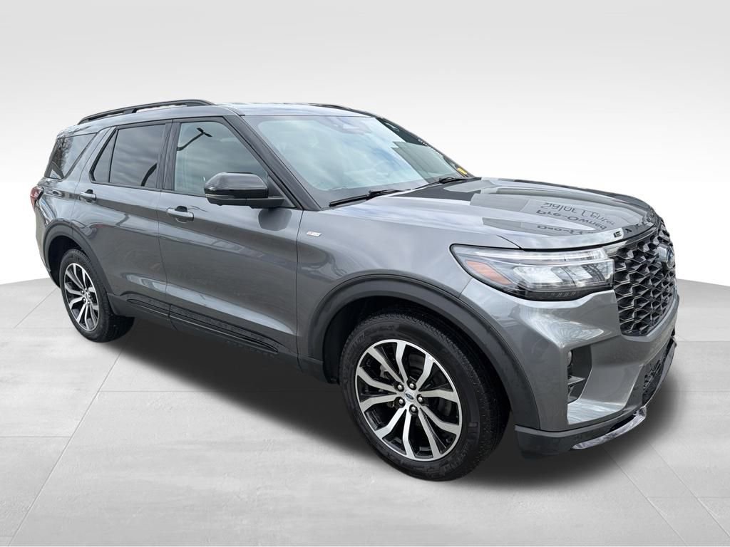 Certified 2025 Ford Explorer ST-Line image 7