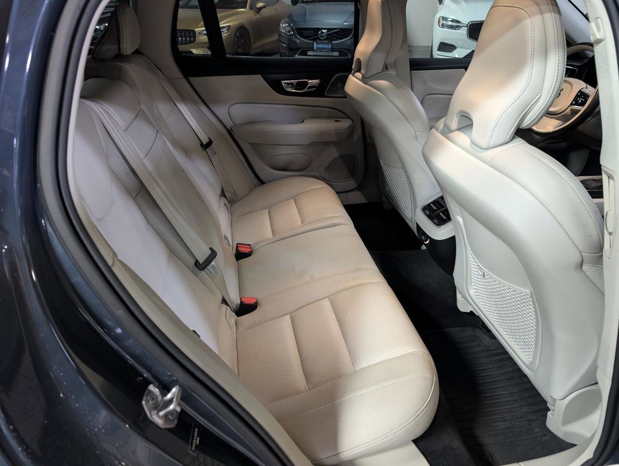Used 2019 Volvo V60 T6 Inscription AWD/4WD image 16