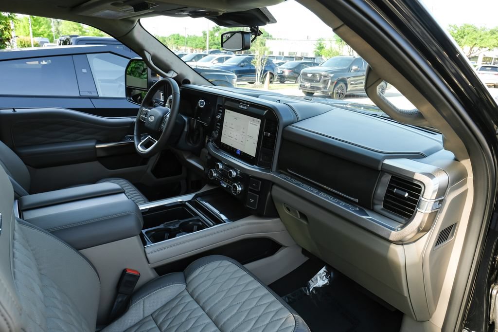 Used 2026 Ford F450 Platinum w/ Platinum Plus Package AWD/4WD image 17