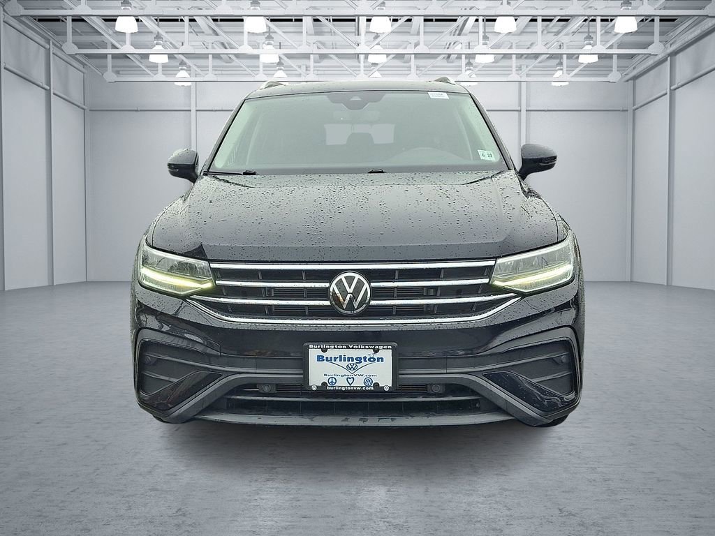 Certified 2022 Volkswagen Tiguan SE w/ Panoramic Sunroof Package image 2