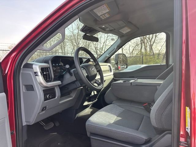 Used 2025 Ford F350 XLT image 12