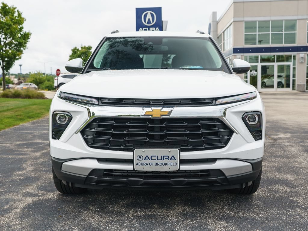 Used 2024 Chevrolet TrailBlazer LT w/ LT Cold Weather Package AWD/4WD image 3