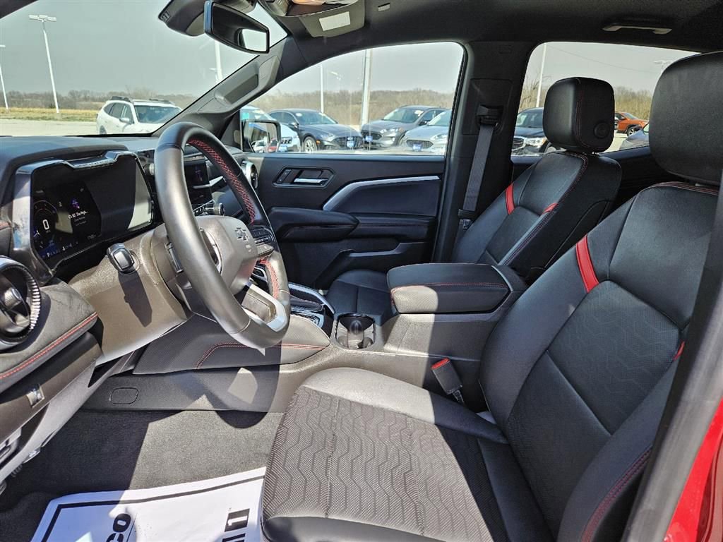 Used 2024 Chevrolet Colorado Z71 w/ Z71 Convenience Package 2 AWD/4WD image 23