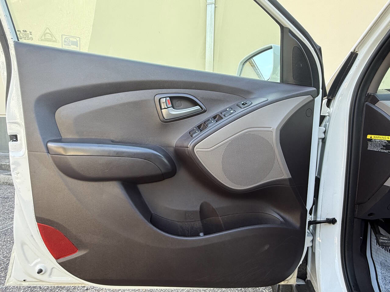 Used 2015 Hyundai Tucson GLS image 14