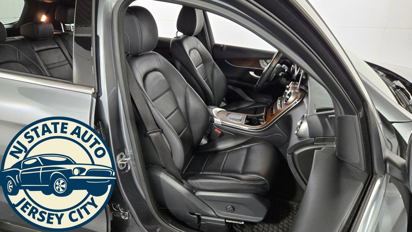 Used 2022 Mercedes-Benz GLC 300 4MATIC image 34