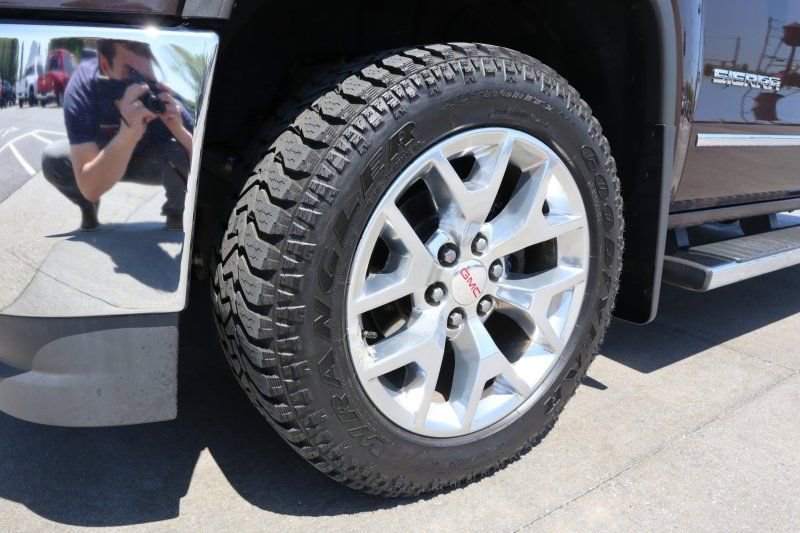 Used 2016 GMC Sierra 1500 SLT w/ SLT Premium Package AWD/4WD image 8