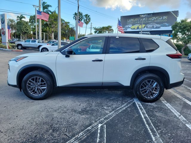 Used 2025 Nissan Rogue S image 4