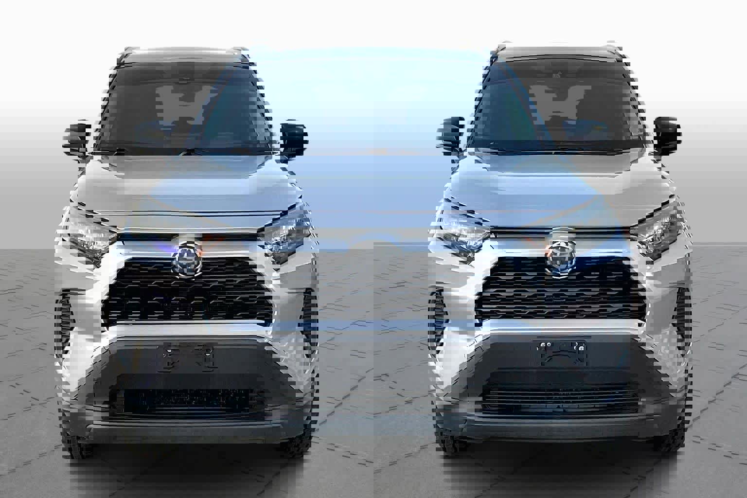 Used 2019 Toyota RAV4 LE image 5