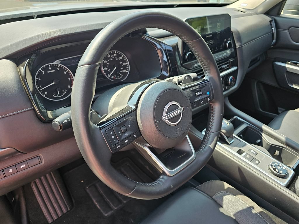 Used 2025 Nissan Pathfinder SL w/ SL Premium Package AWD/4WD image 26