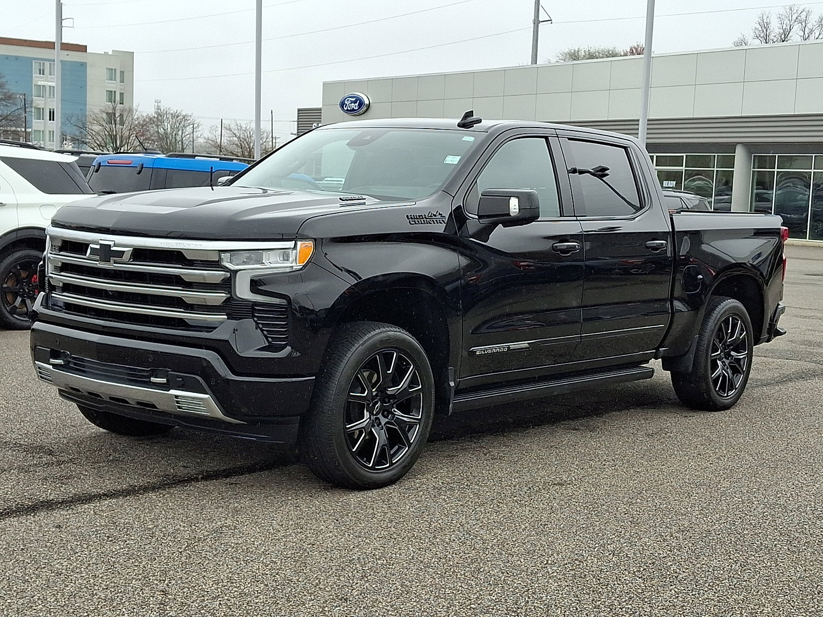 Used 2023 Chevrolet Silverado 1500 High Country w/ High Country Premium Package image 5