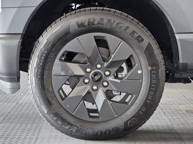New 2025 Ford F150 Lightning Flash AWD/4WD image 8