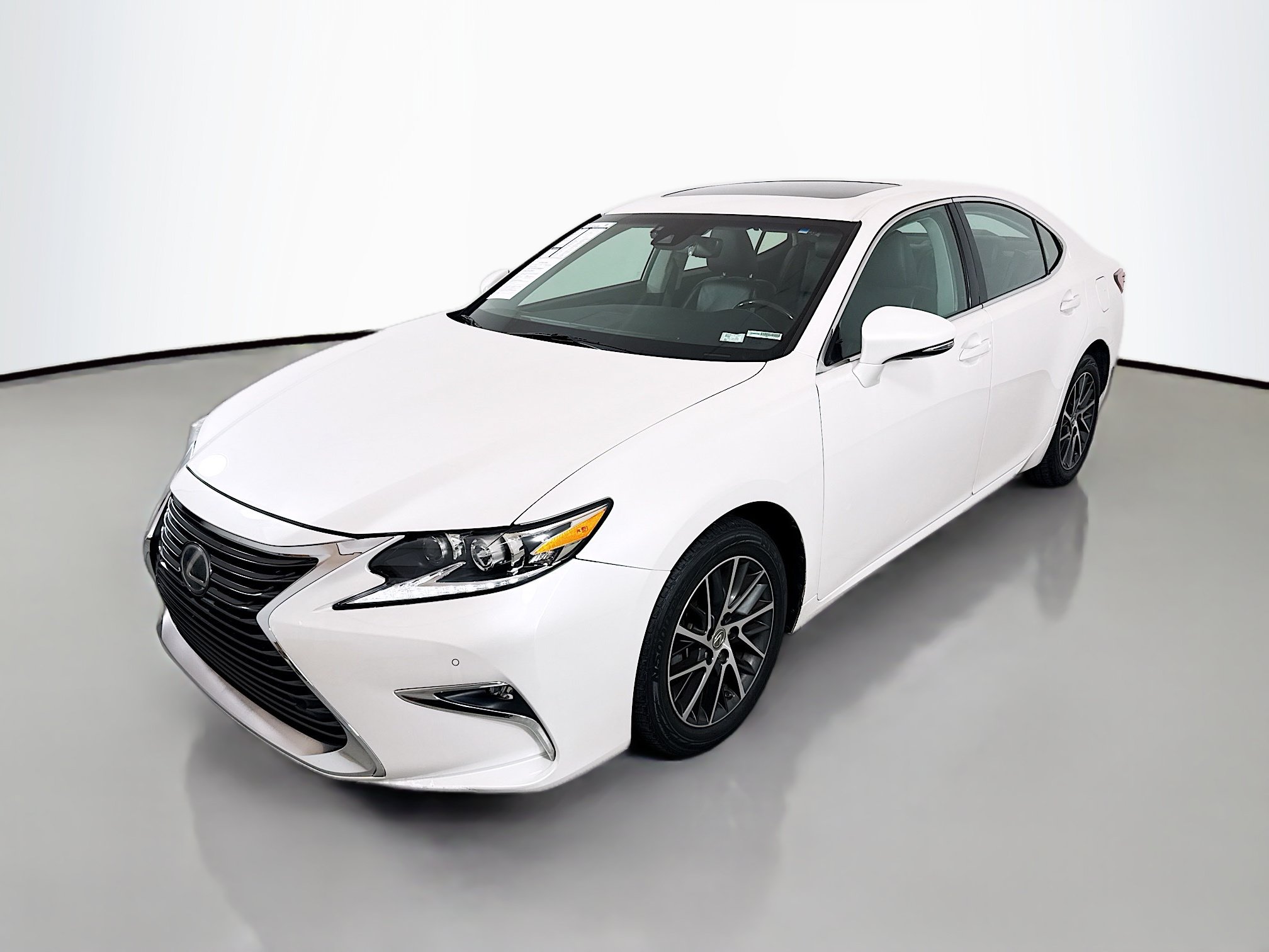 Used 2016 Lexus ES 350 w/ Luxury Package w/Wood Trim FWD image 3