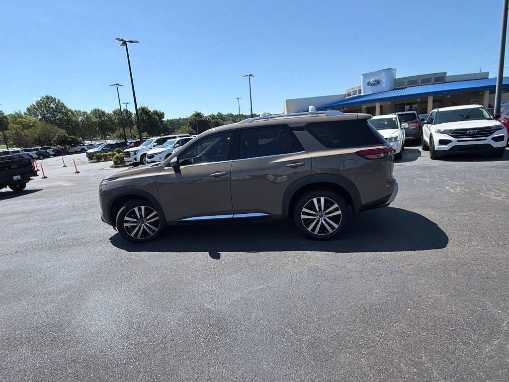 Used 2023 Nissan Pathfinder Platinum AWD/4WD image 25