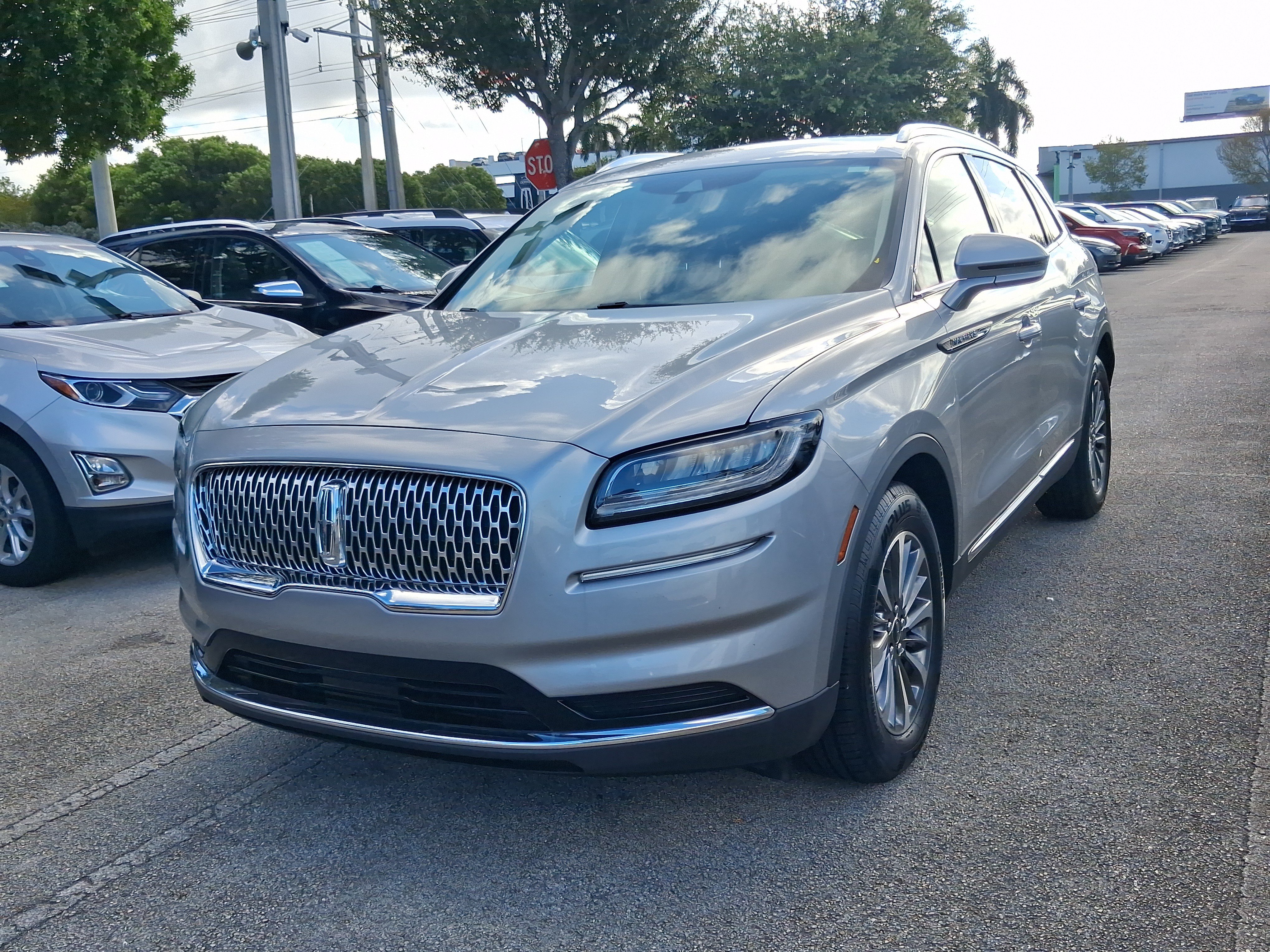 Certified 2023 Lincoln Nautilus FWD w/ Premium Package image 2