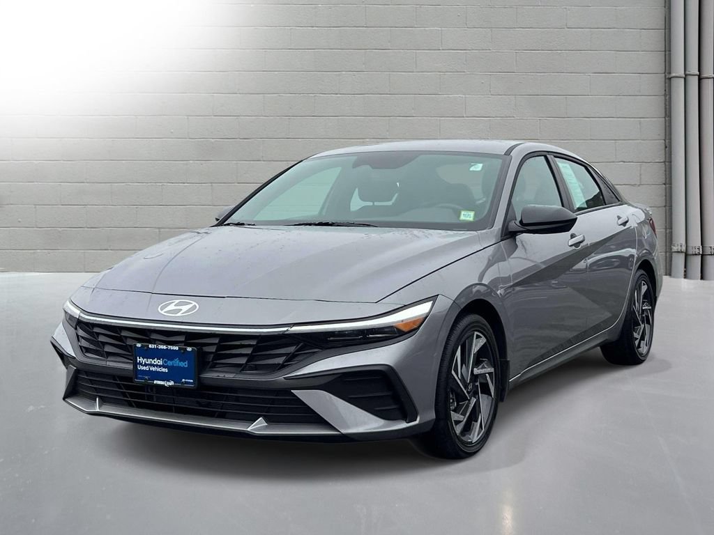 Used 2025 Hyundai Elantra SEL FWD image 4