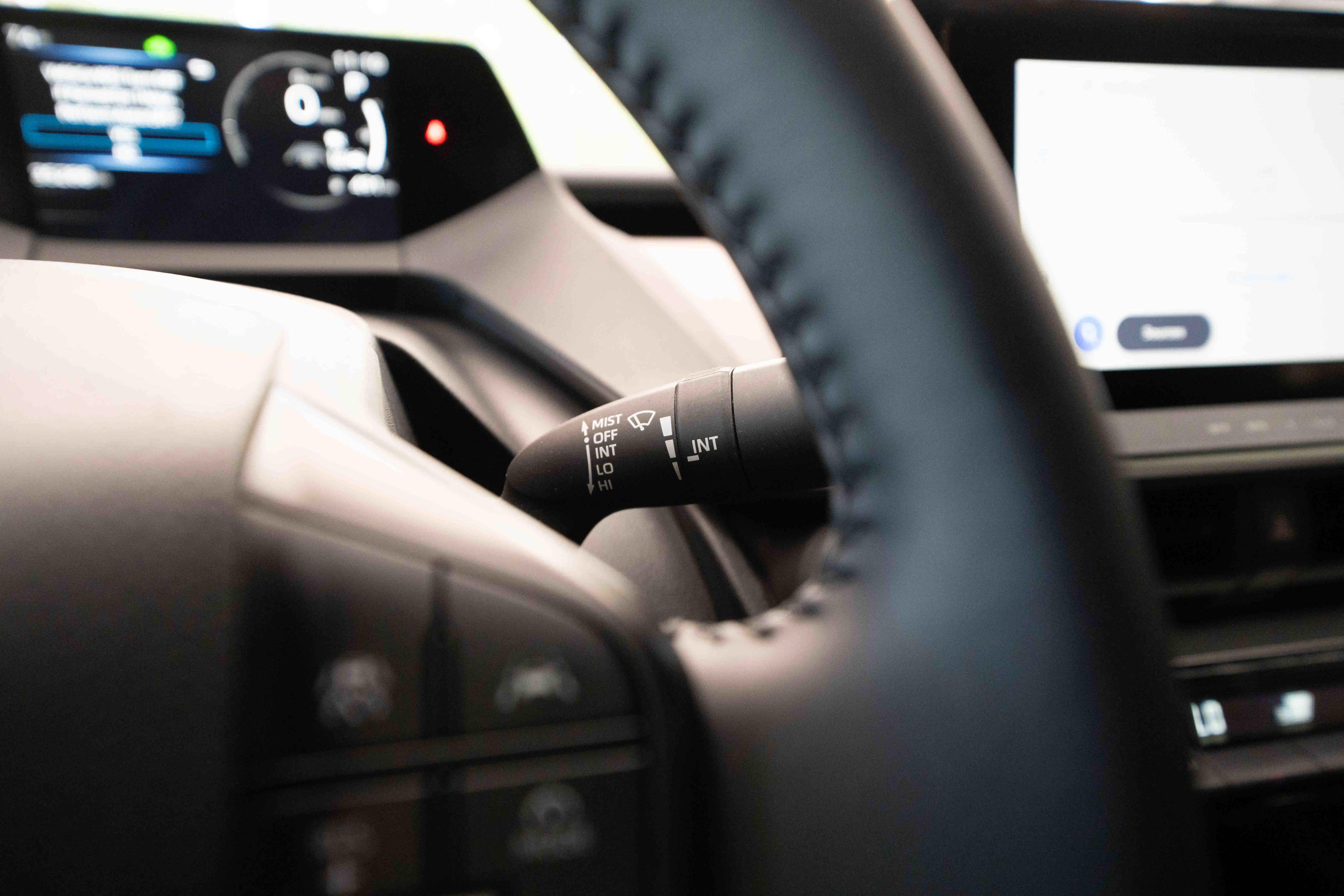 Used 2025 Toyota Prius LE FWD image 14