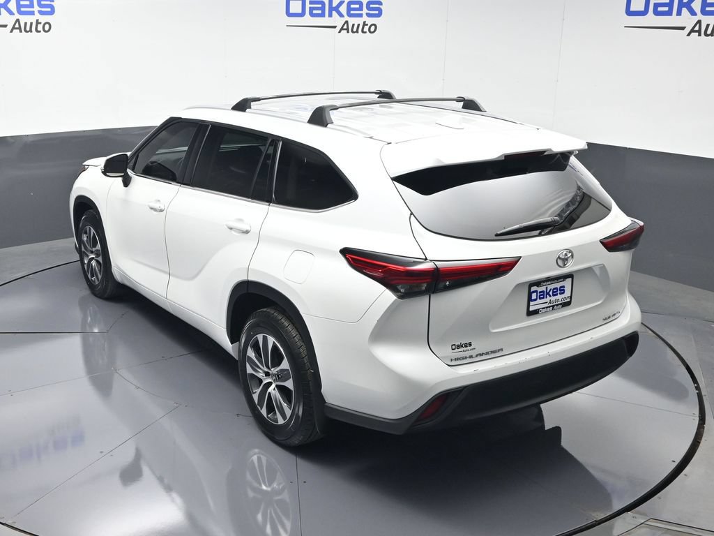 Used 2022 Toyota Highlander XLE AWD/4WD image 51