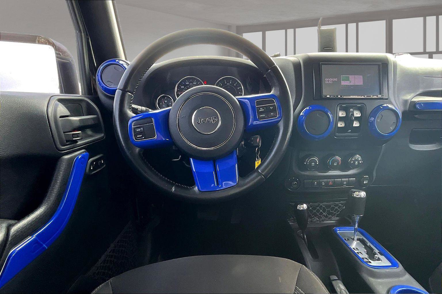 Used 2018 Jeep Wrangler Unlimited Sahara image 6