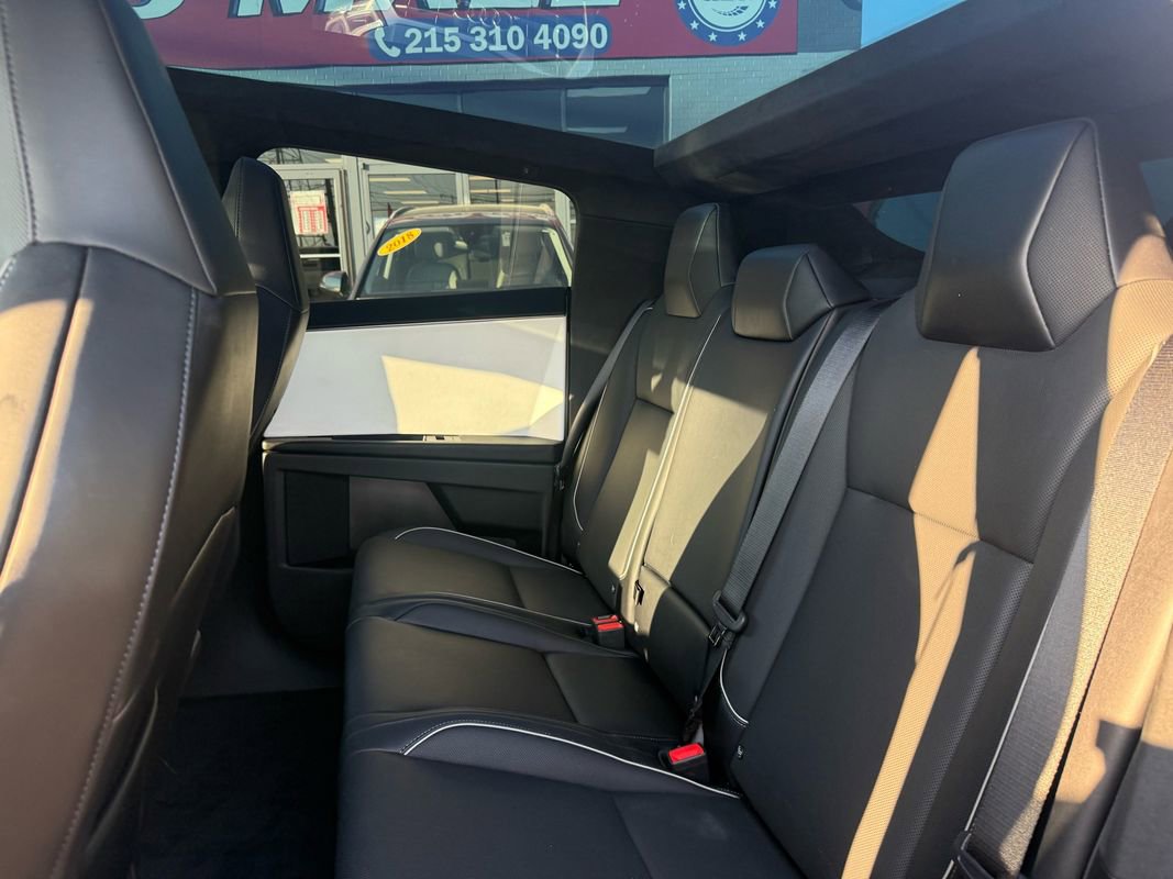 Used 2024 Tesla Cybertruck AWD Crew Cab image 17